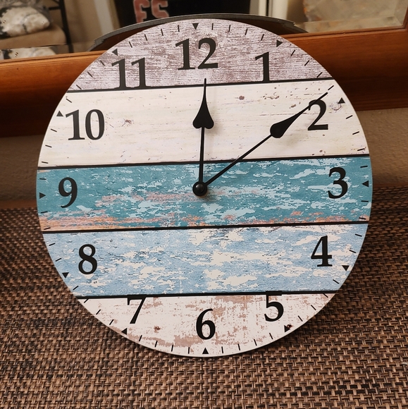 Nautical beach theme clock. - Picture 7 of 7
